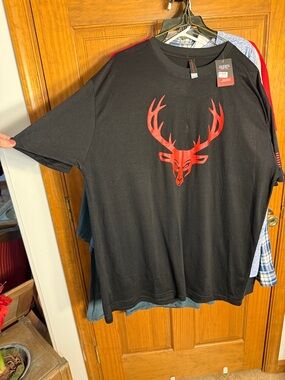 Men's BUCKEDUP Black Short Sleeve Tee with Red Deer Graphic NEW W/Tags